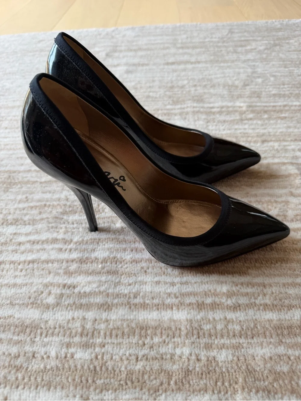 Lanvin Black Patent Pointed-Toe Pumps Size 38